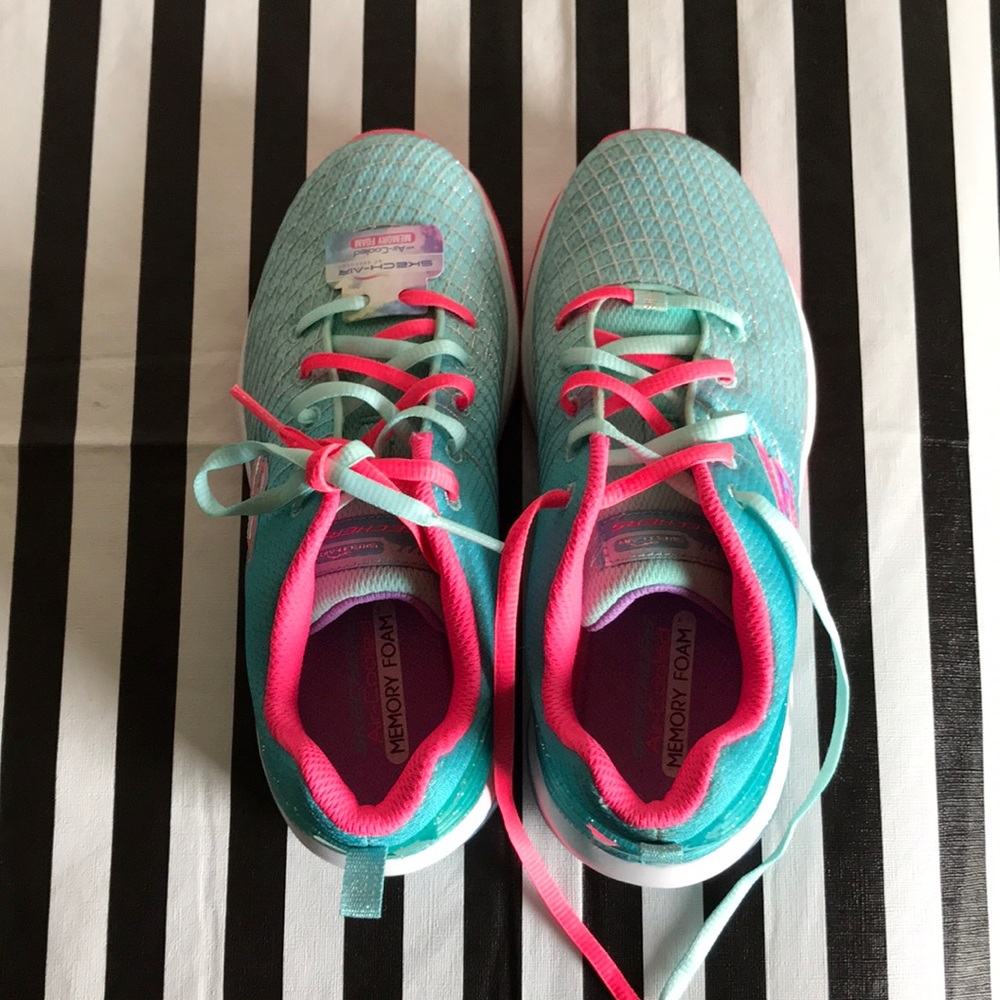 Sketchers sketch-air memory foam sneakers size 2